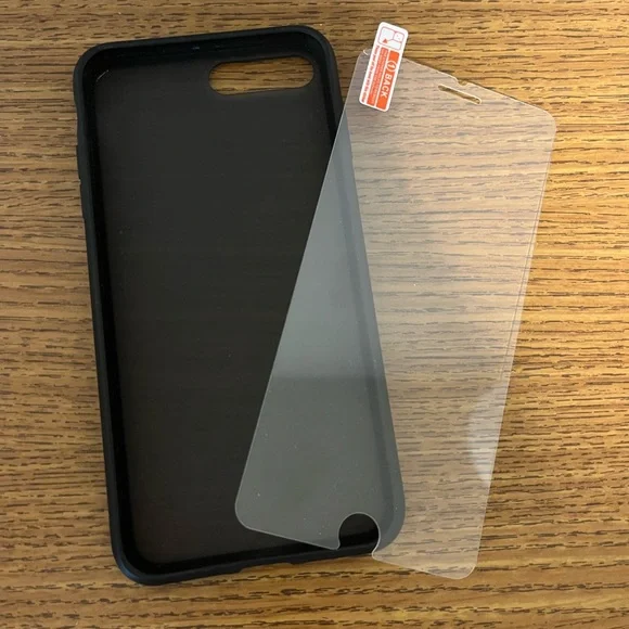 iPhone 7+ Screen Protector and Case - Picture 1 of 3